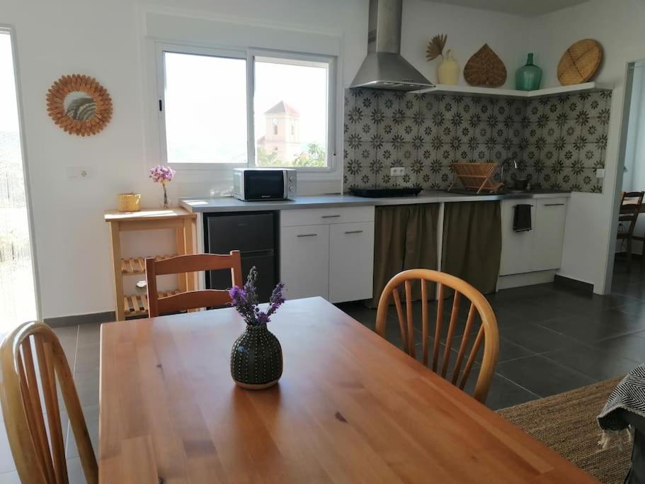 Вилла Casa Jardin. Vivienda Rural En Zona Tranquila. Лукайнена-де-лас-Торрес Экстерьер фото