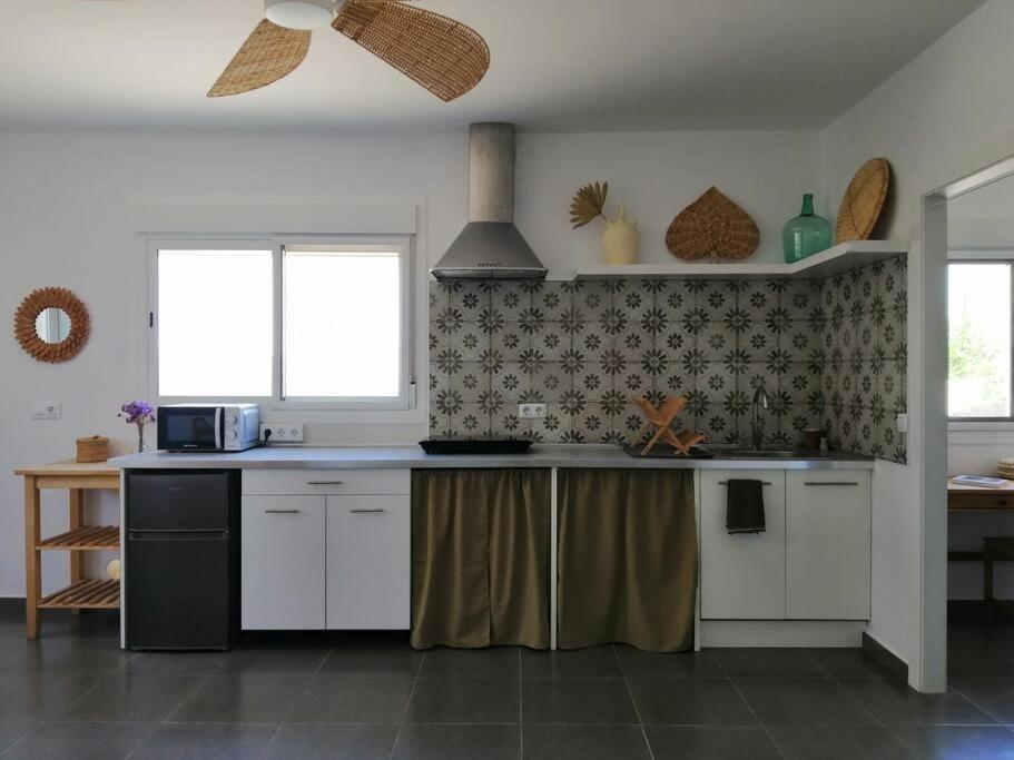 Вилла Casa Jardin. Vivienda Rural En Zona Tranquila. Лукайнена-де-лас-Торрес Экстерьер фото